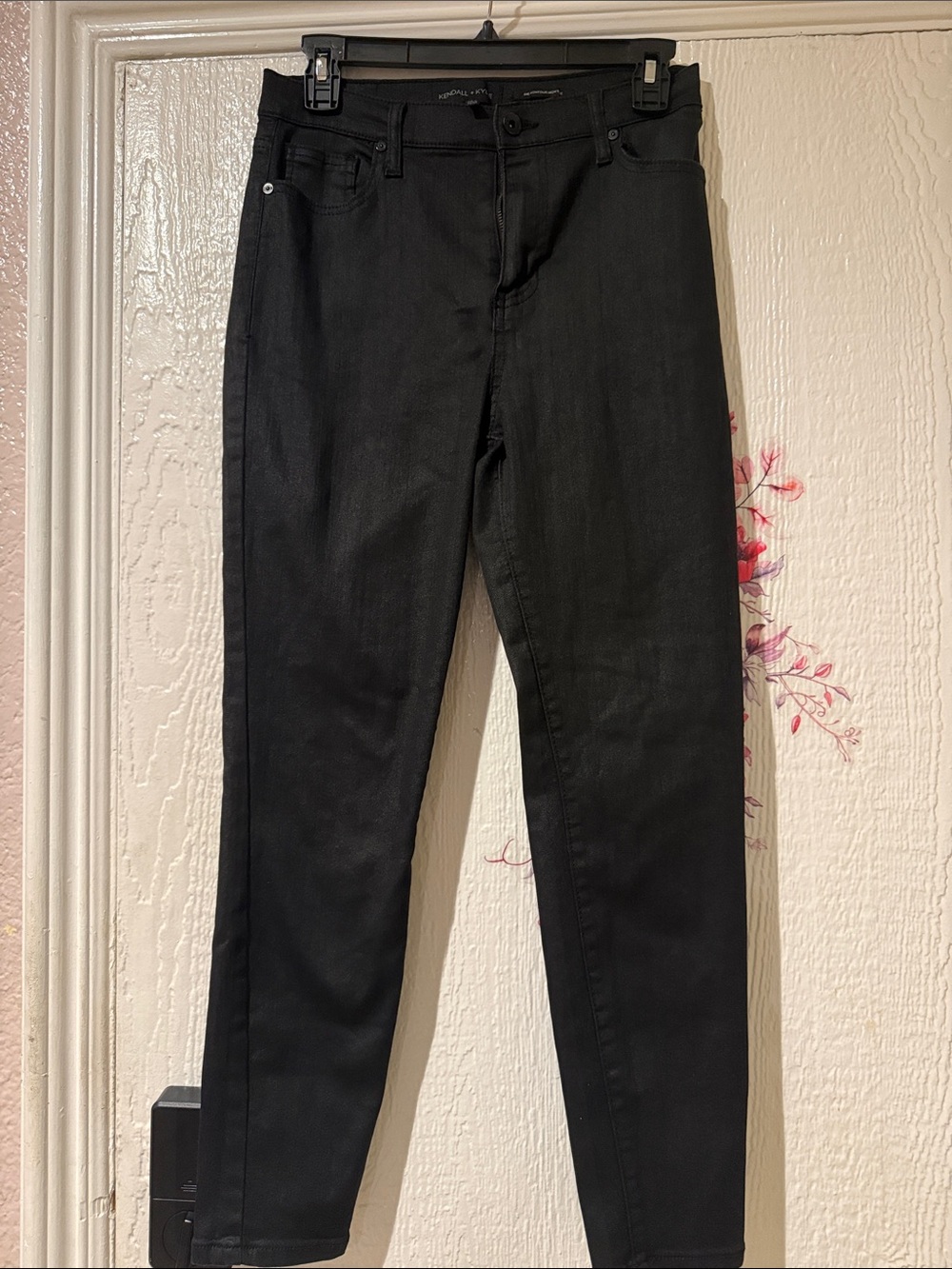 Kendall & Kylie Men's Black Slim Straight Jeans